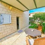 Apartment Ivanka Supetar
