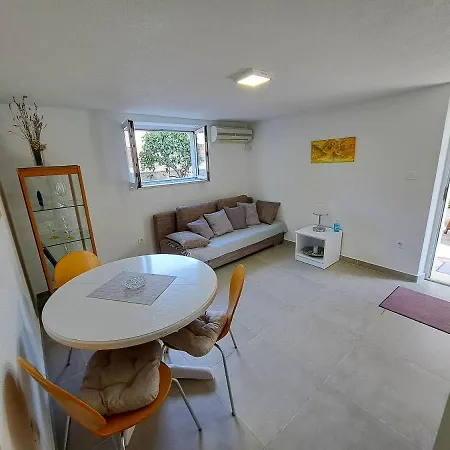 Ivanka Apartment Supetar