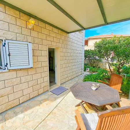 Apartment Ivanka Supetar